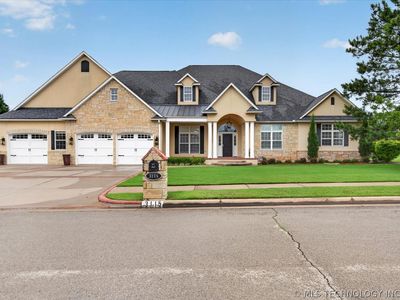 3115 Kingston Dr