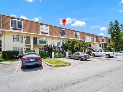 6052 Village Cir #6052