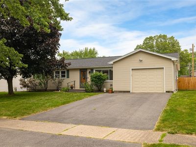 18 Ainsworth Ln