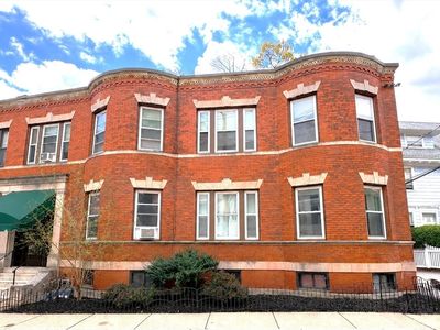 8 Colliston Rd