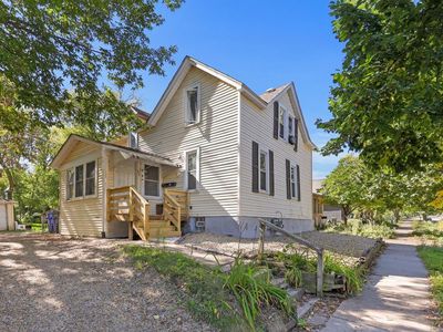 308 Stevens St W