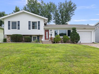 3121 Greenbrier Dr