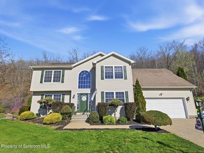 Property at 200 Raymond Dr, Jermyn, PA