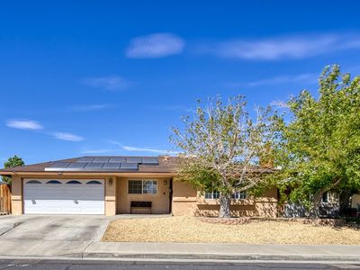 309 N Sunland Dr