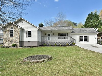 2913 Village Ln