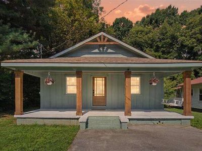 607 Harlan St