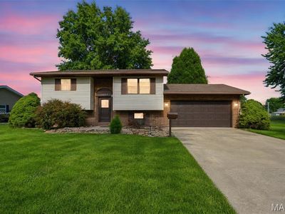 3308 Bluebird Ln