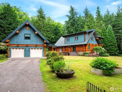 2548 NE Rachels Lane