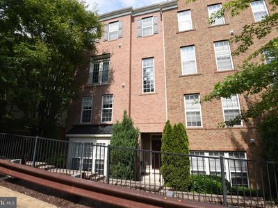 Property at 2358 Merseyside Dr, Woodbridge, VA