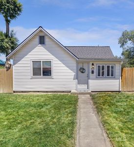 630 3rd Ave W