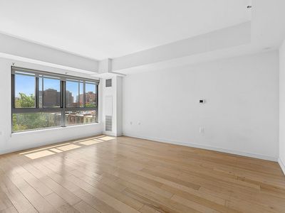 171 W 131st St APT 619