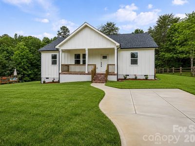 120 Whistling Pines Dr