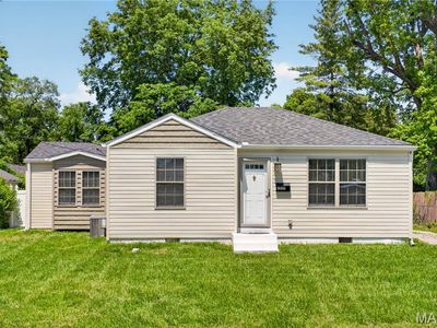 Property at 115 Rainbow Dr, Collinsville, IL