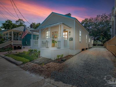 411 E Intendencia St