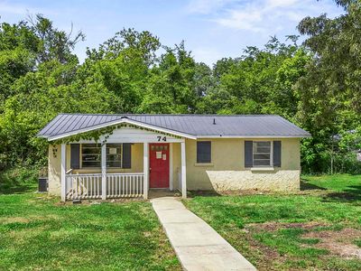 74 Derrick Dr