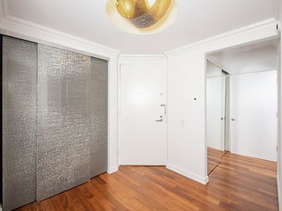 150 W 56th St APT 2802