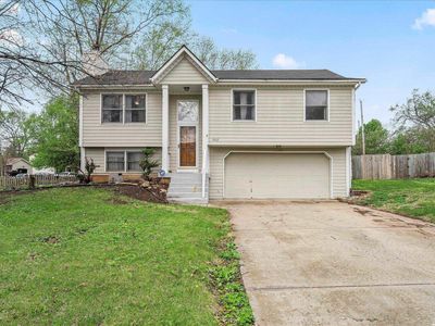 Property at 8812 Golden Ln, De Soto, KS