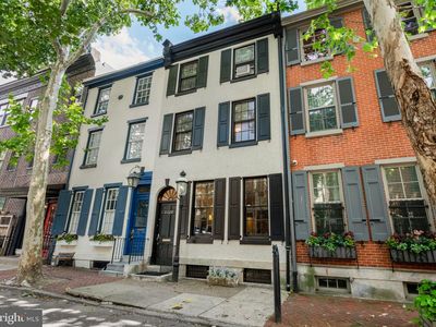 2208 Rittenhouse Sq