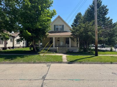 1202 Champaign St