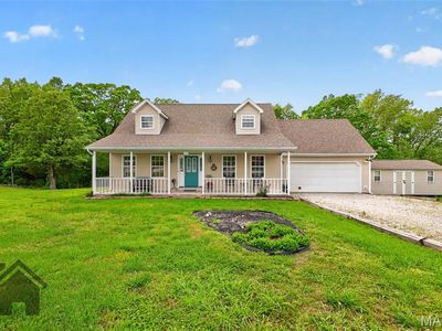 11 Flora Dr