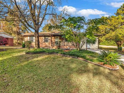 601 Lincoln Ln.