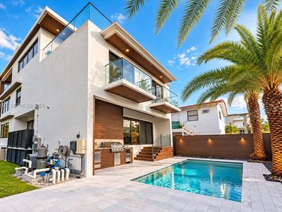 5601 N Ocean Dr