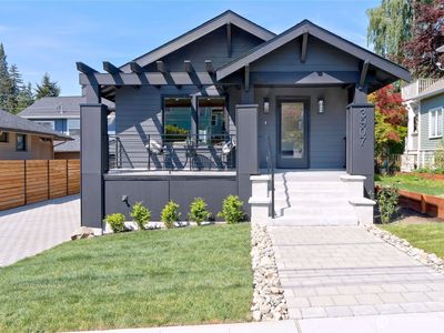 3907 Corliss Avenue N