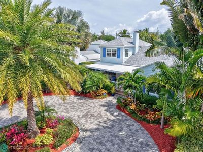 728 N Lakeside Drive