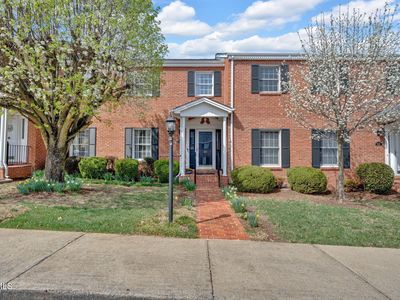 2734 Oakland Ave #F-60