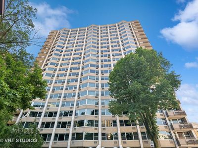 555 W Cornelia Ave APT 412