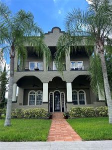 1644 E Livingston St