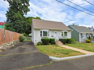 11 Lynde St