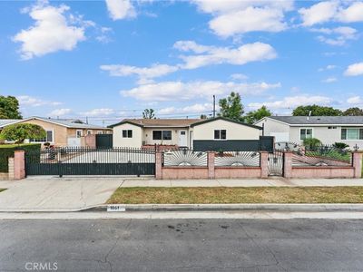1051 Sandy Hook Ave