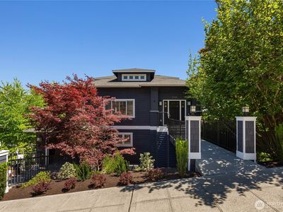 1124 Lake Washington Boulevard S