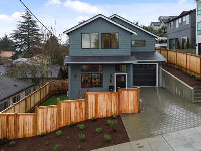 2213 W Bertona Street