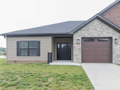 3895 High Pointe Ln