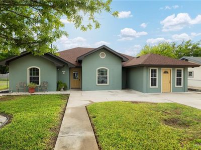 110 S Penitas Ave