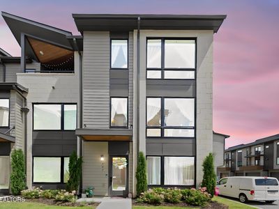 789 Burnside Pl