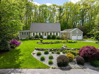 9 Running Brook Cir