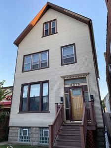 3013 W Belmont Ave