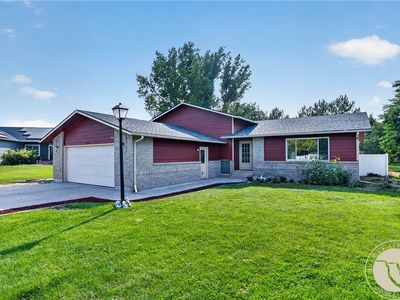 824 Troy Cir