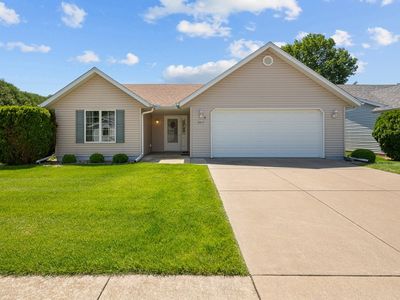 Property at 2012 Villa Pines Cir, Carbon Cliff, IL