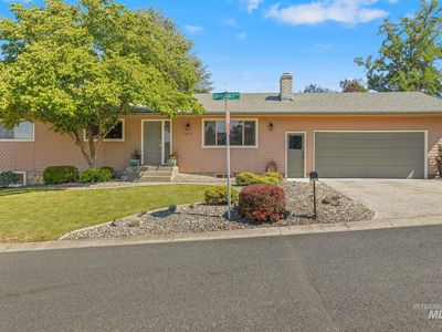 3615 Country Club Dr