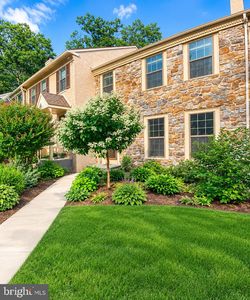 1404 Weatherstone Dr #1404