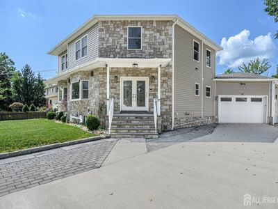 11 Brook Rd