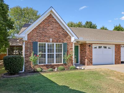528 Village Green Cir