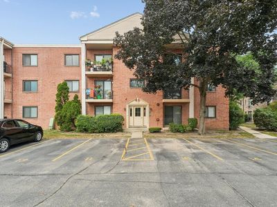 5401 Chateau Dr #4
