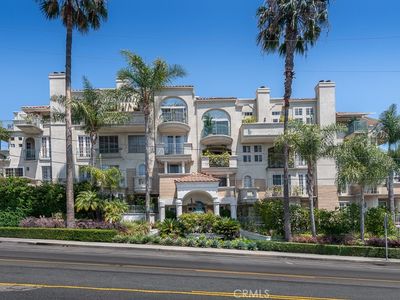 960 N Doheny Dr APT 102