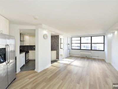 7002 Boulevard East APT 21B