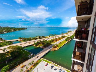 600 NE 36th St APT 1614